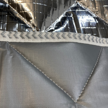 Detail Thermomatten innen grau / außen silber