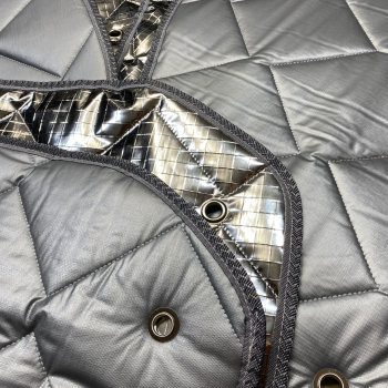 Detail Thermomatten innen grau / außen silber