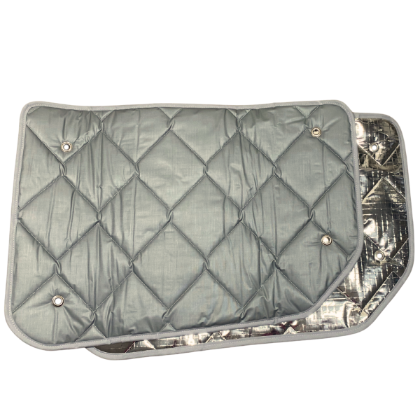 Thermomatten Wohnraum mit grauer Innenseite und silberner Außenseite