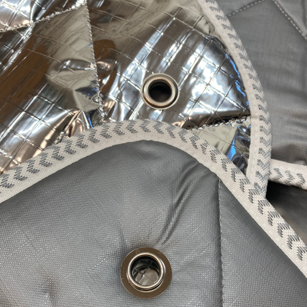 Detail Thermomatten innen grau / außen silber