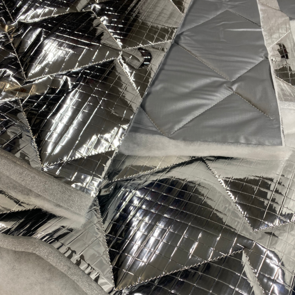 Detail Thermomatten innen grau / außen silber