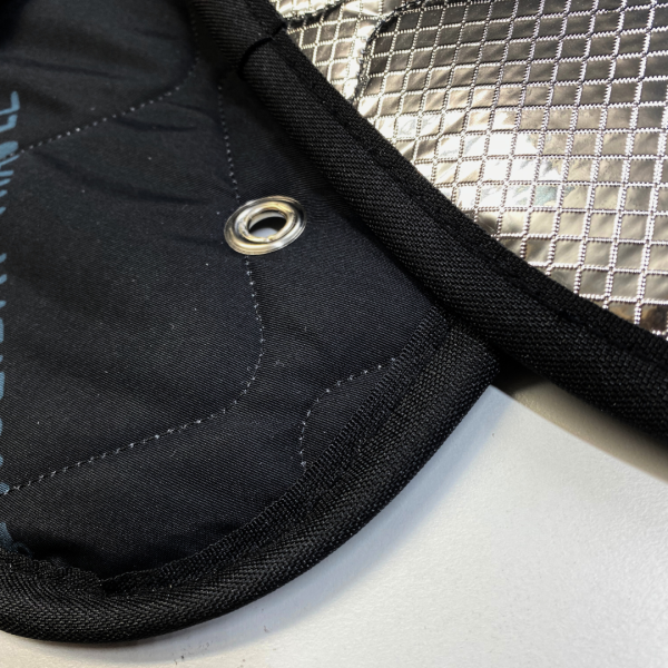 Thermomatten Wohnraum + Heck VW Transporter T5 / T6 langer Radstand schwarz- Detail