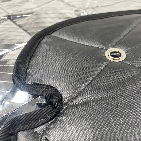 Detail Thermomatten innen schwarz / außen silber