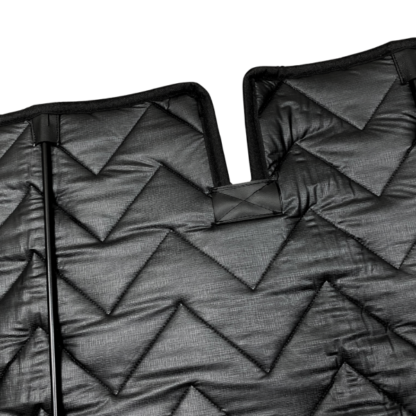 Detailansicht vom Ausschnitt der Frontscheibenmatte